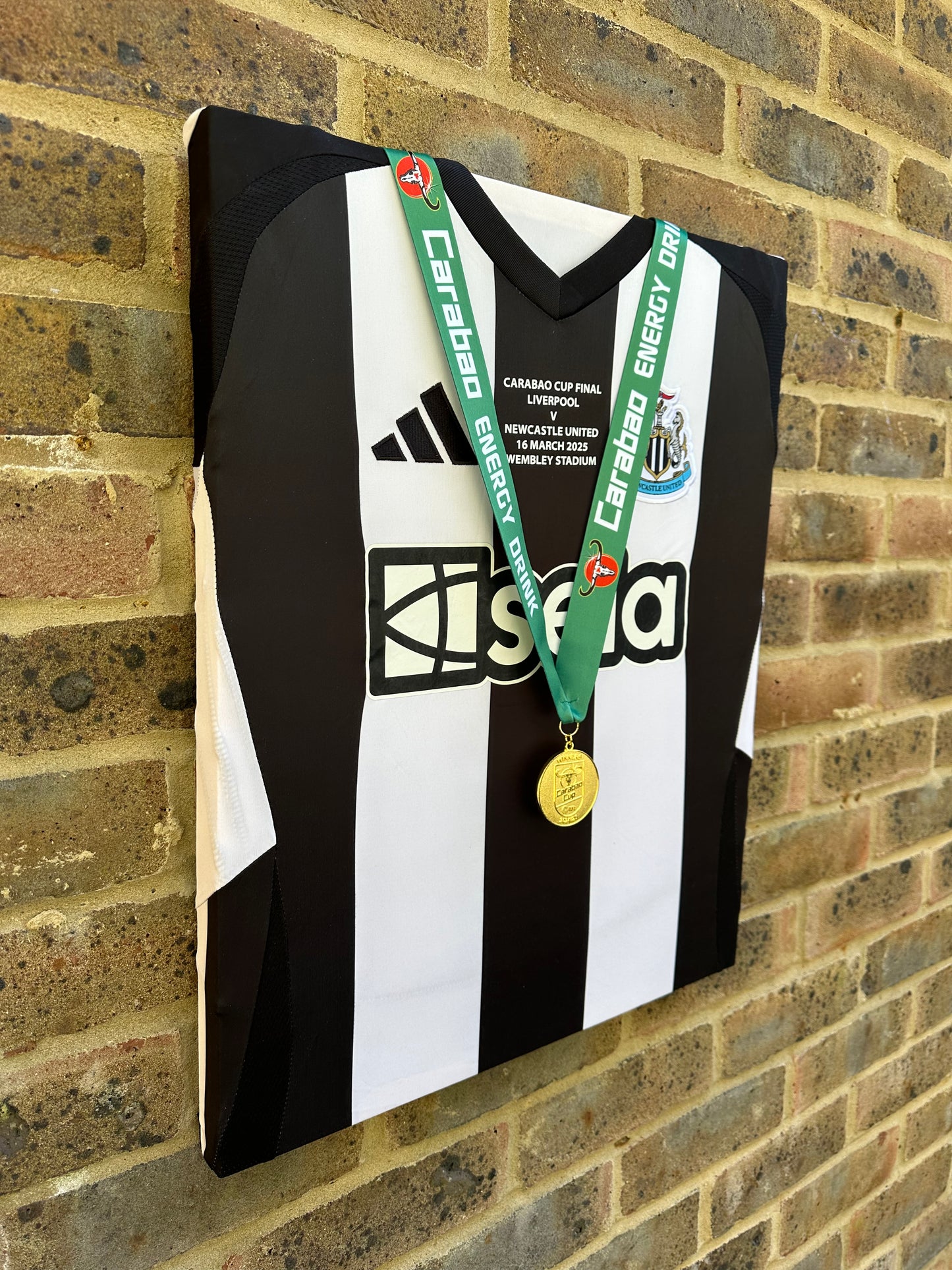 Newcastle United carabao cup final shirt and winners medal 2025 memorabilia canvas