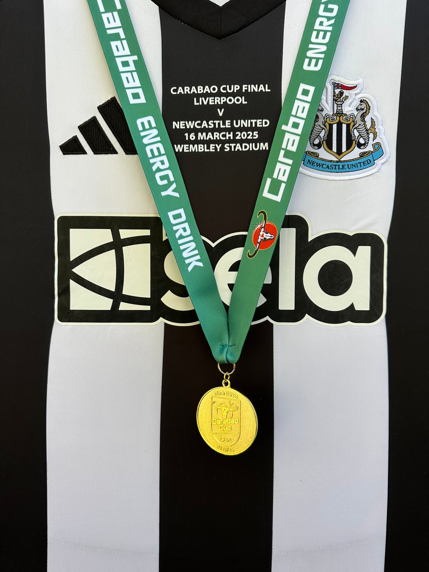 Newcastle United carabao cup final shirt and winners medal 2025 memorabilia canvas